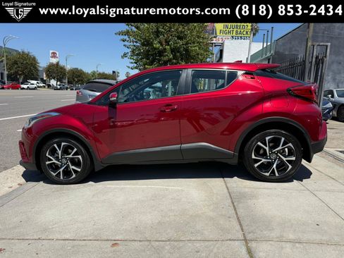 Used 2018 Toyota C-HR XLE FWD image 4