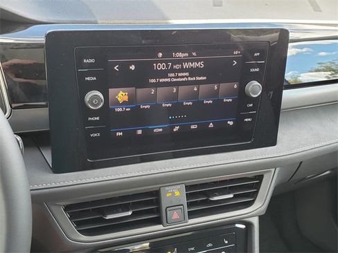 New 2025 Volkswagen Taos SE image 11