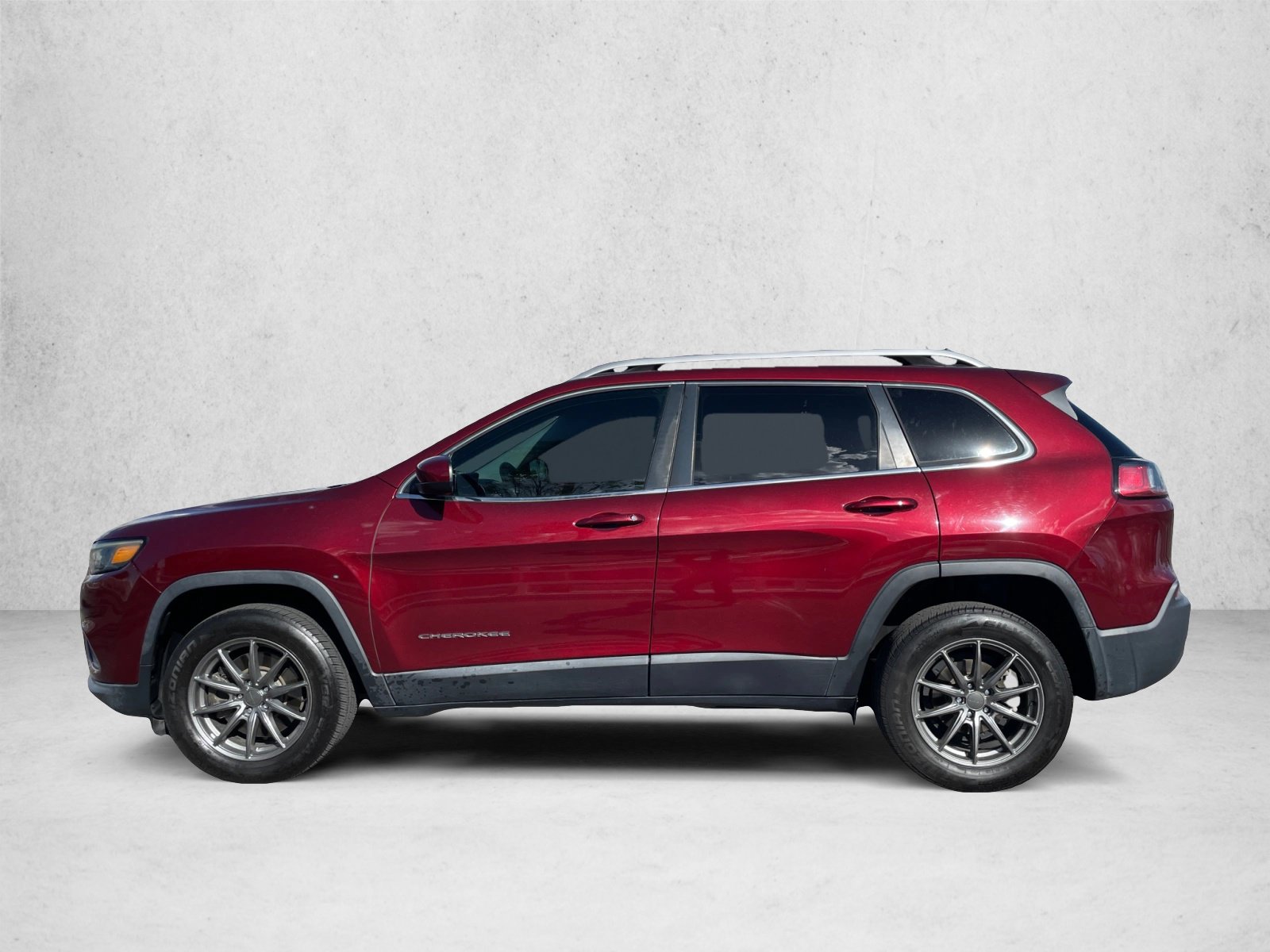 Used 2019 Jeep Cherokee Latitude w/ Popular Appearance Group FWD image 8