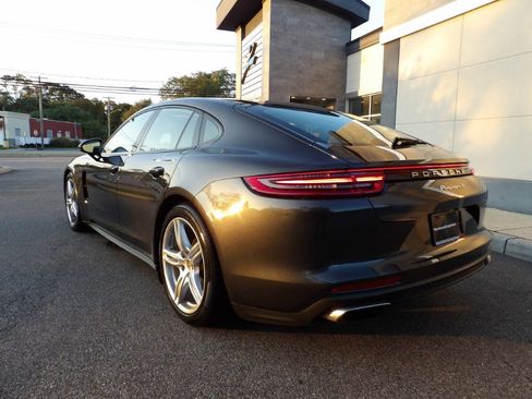 Used 2018 Porsche Panamera 4 image 18