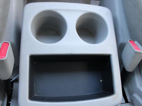 Used 2014 Nissan Quest S image 26