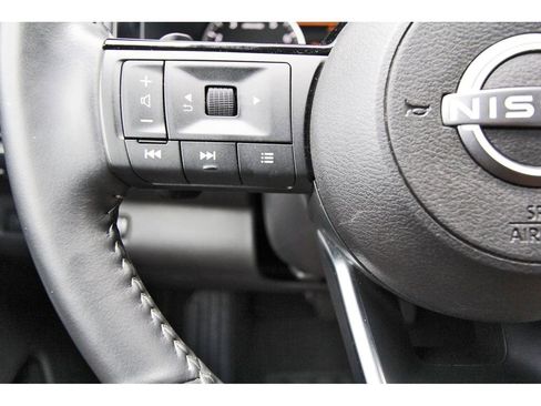 Used 2025 Nissan Pathfinder SL AWD/4WD image 15