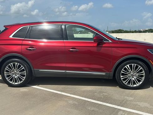Used 2017 Lincoln MKX Reserve w/ Lincoln MKX Climate Package FWD image 16