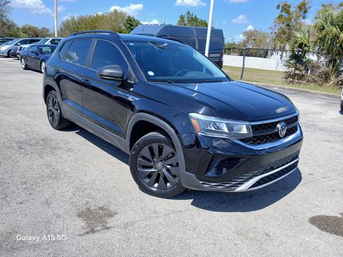 Used 2022 Volkswagen Taos S image 1