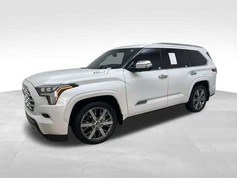 Used 2023 Toyota Sequoia Capstone AWD/4WD image 6