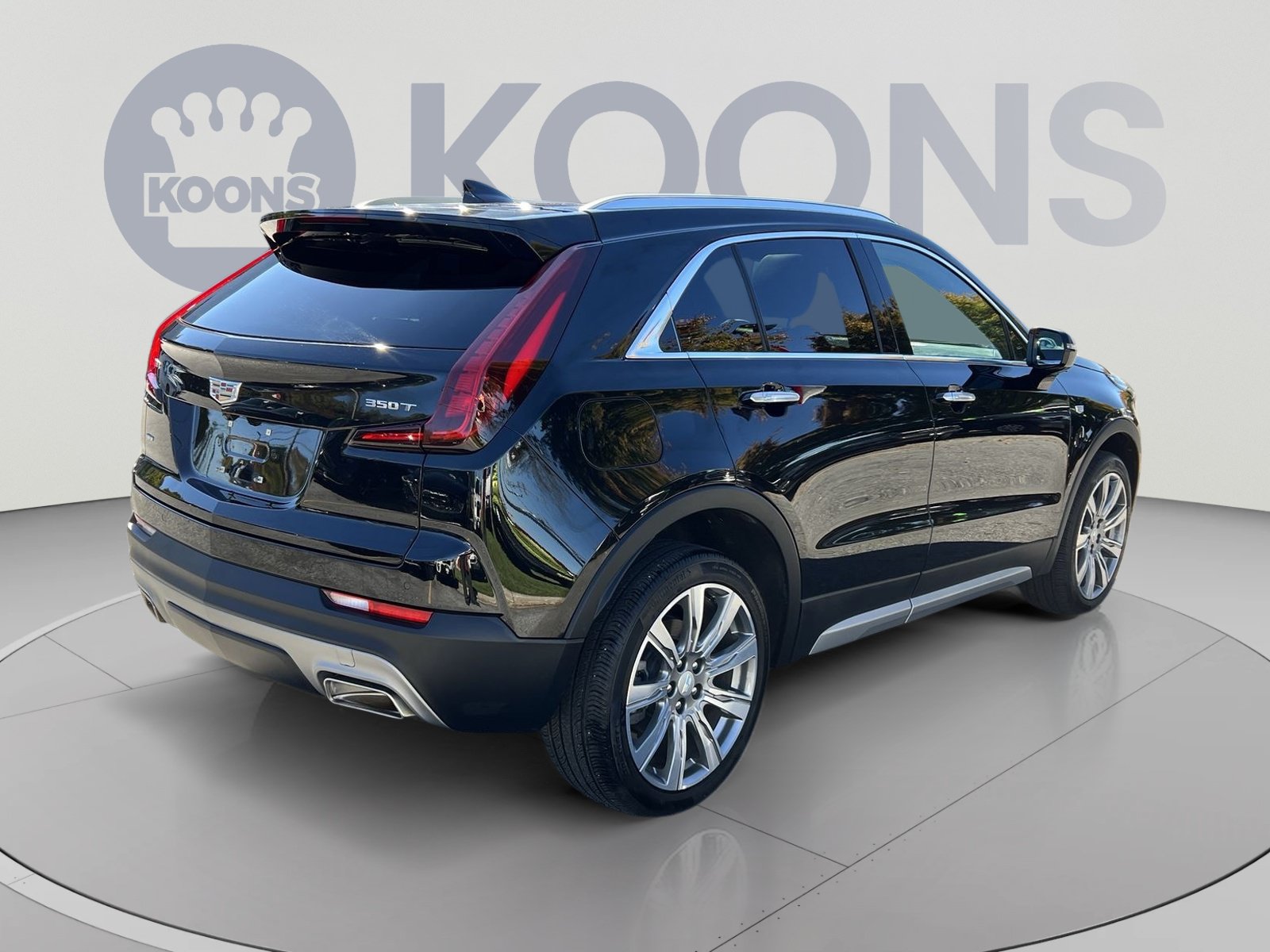 Used 2023 Cadillac XT4 Premium Luxury w/ Technology Package AWD/4WD image 7