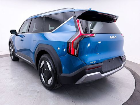 Certified 2024 Kia EV9 Wind AWD/4WD image 15