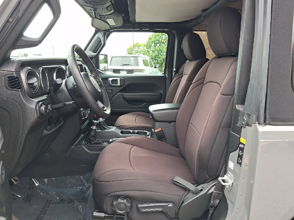 Used 2023 Jeep Wrangler Sport AWD/4WD image 13