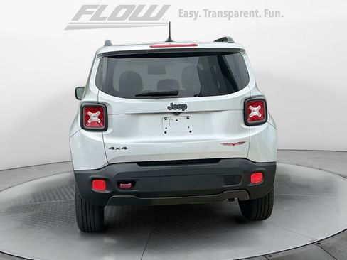 Used 2017 Jeep Renegade Trailhawk AWD/4WD image 8