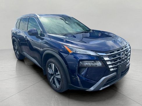 Used 2024 Nissan Rogue SL w/ SL Premium Package image 3