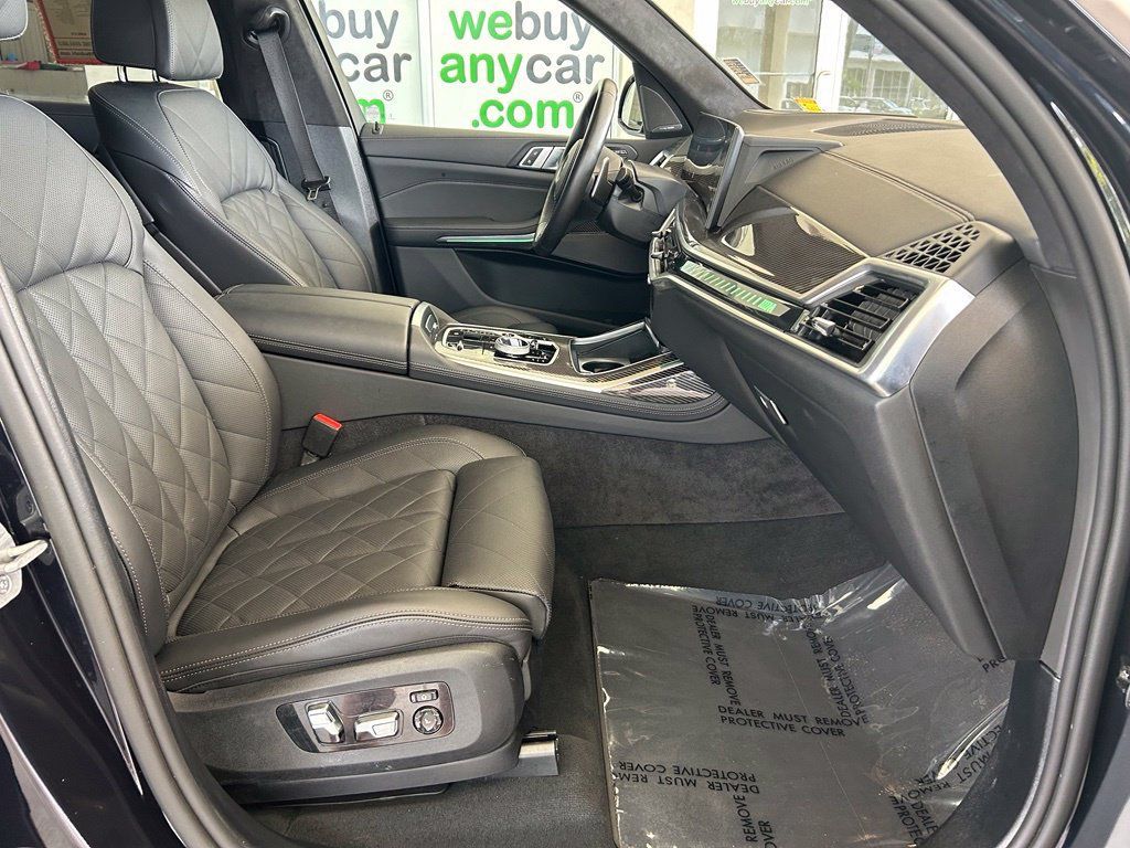 Used 2026 BMW X7 M60i AWD/4WD image 23