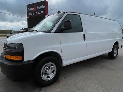 Used 2018 Chevrolet Express 2500 Extended w/ Communications Package image 4