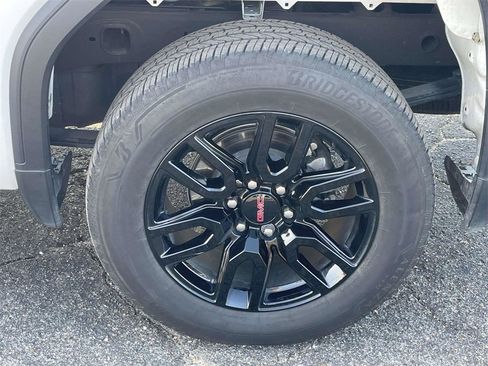 Used 2024 GMC Sierra 1500 Elevation image 9