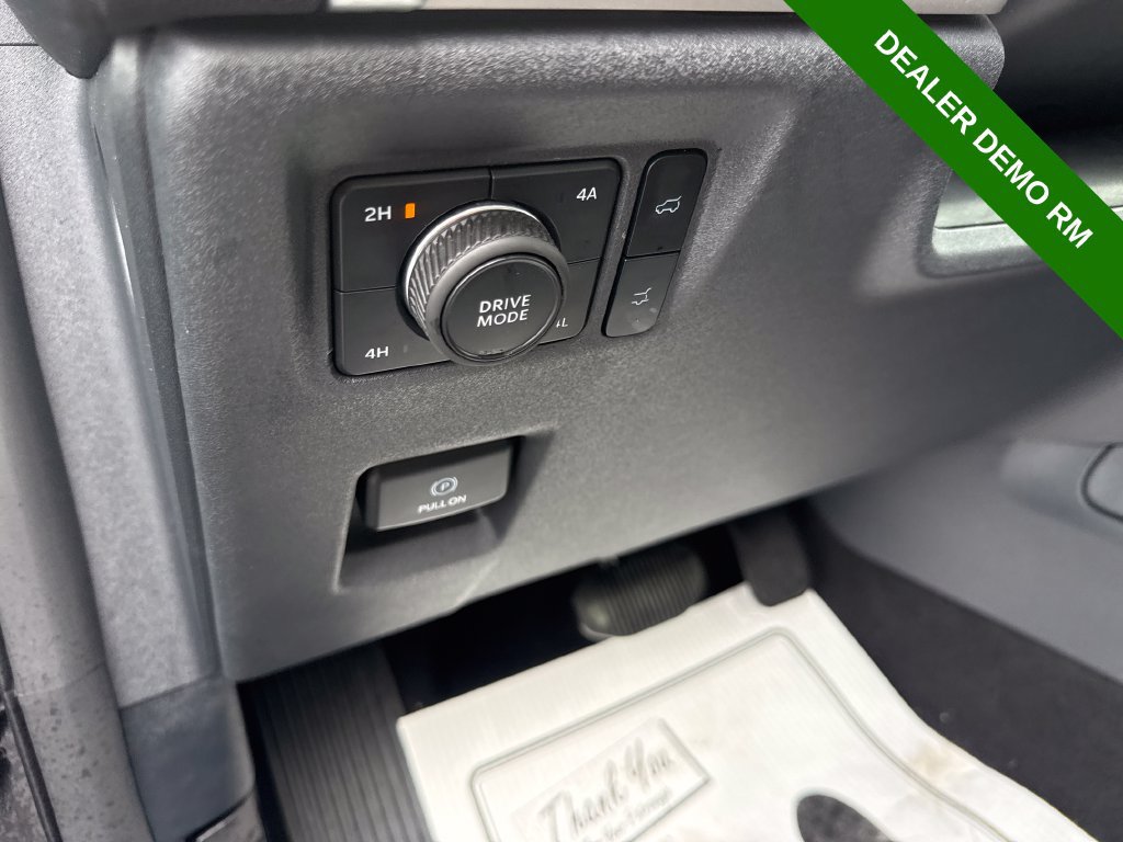 Used 2025 Ford Expedition Max Active AWD/4WD image 29