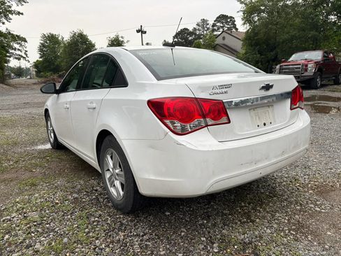 Used 2015 Chevrolet Cruze LS FWD image 11