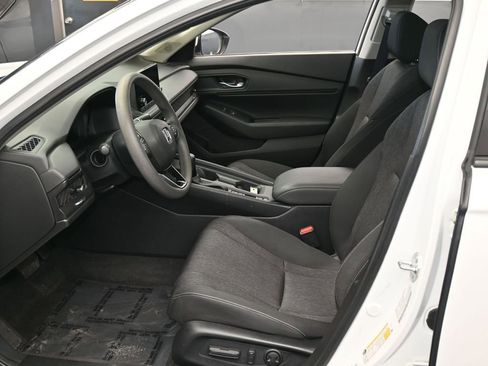 Used 2023 Honda Accord EX image 12