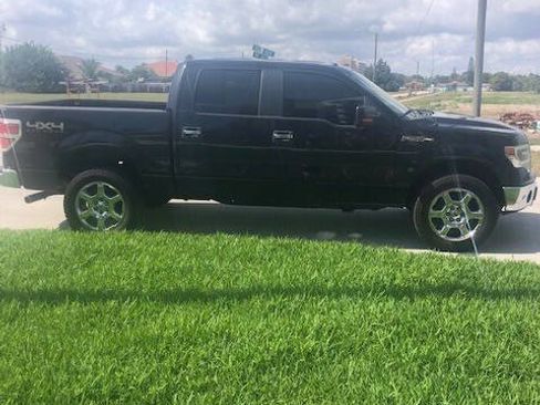 Used 2014 Ford F150 XLT w/ XLT Chrome Package image 4