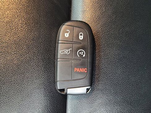 Used 2021 Jeep Grand Cherokee Limited image 32