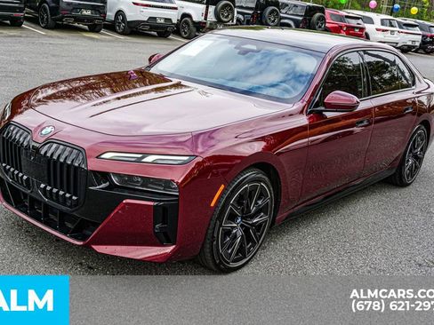 Used 2023 BMW 740i w/ Parking Assistance Package image 15