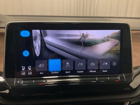 Used 2025 Volkswagen Atlas SE AWD/4WD image 18