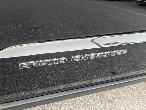 Used 2019 Jeep Grand Cherokee Limited image 5