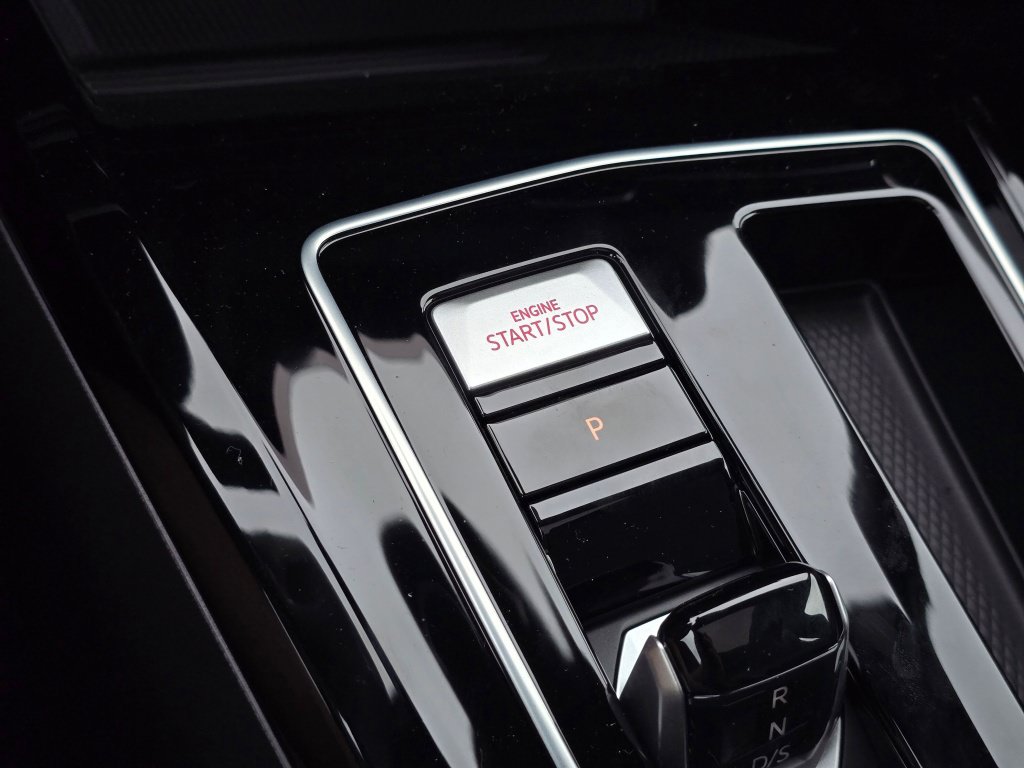 New 2026 Volkswagen GTI SE FWD image 30