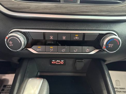 Used 2025 Nissan Altima 2.5 SV FWD image 21
