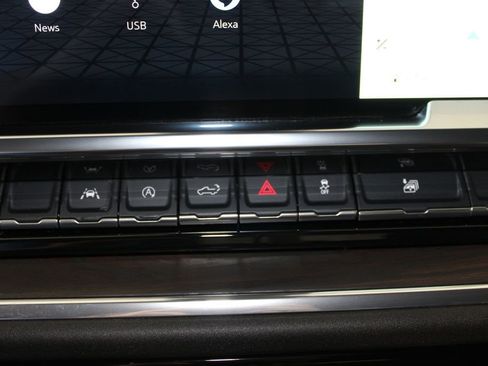 Used 2025 GMC Sierra 1500 SLT image 55