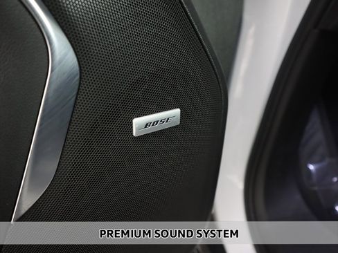 Used 2023 Chevrolet Suburban Premier image 3