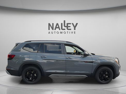 New 2025 Volkswagen Atlas Peak Edition SE image 7