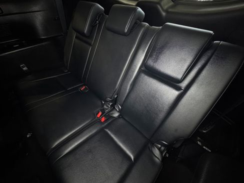 Used 2019 Toyota Highlander XLE AWD/4WD image 23