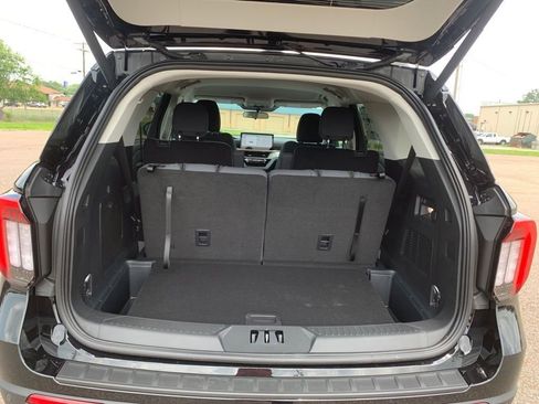 New 2025 Ford Explorer Active image 28