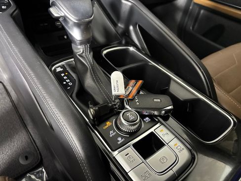Used 2022 Kia Telluride SX w/ SX Prestige Package AWD/4WD image 21