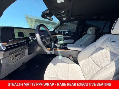 Used 2025 Cadillac Escalade Sport Platinum image 2