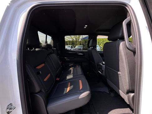 Used 2023 GMC Sierra 1500 AT4 w/ Technology Package AWD/4WD image 18