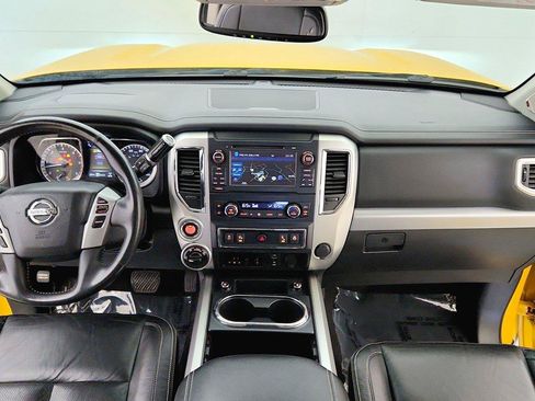 Used 2017 Nissan Titan PRO-4X w/ Pro-4x Convenience Package AWD/4WD image 29