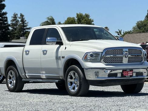 Used 2017 RAM 1500 Laramie w/ Convenience Group AWD/4WD image 10