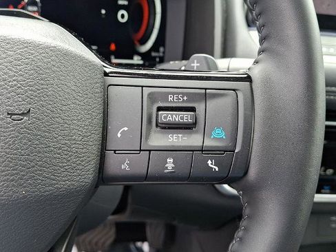Certified 2025 Nissan Rogue Platinum w/ Tech Package AWD/4WD image 23