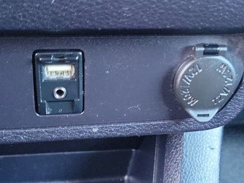 Used 2017 Toyota Tacoma SR5 image 13