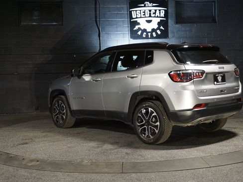 Used 2023 Jeep Compass Limited image 3