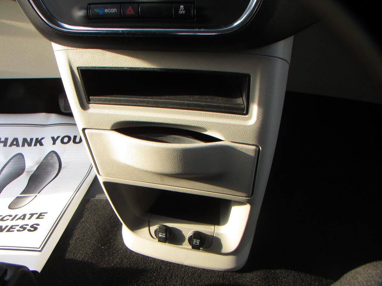 Used 2013 Dodge Grand Caravan American Value Package FWD image 19