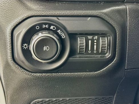 Used 2022 Jeep Wrangler Unlimited Rubicon AWD/4WD image 14