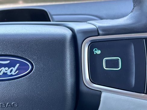 Used 2025 Ford Expedition Platinum w/ Driver's Package AWD/4WD image 29