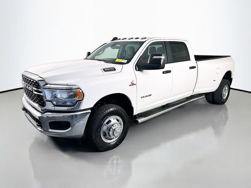 Used 2024 RAM 3500 Big Horn AWD/4WD image 3