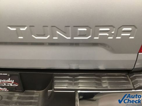 Used 2017 Toyota Tundra SR5 image 18