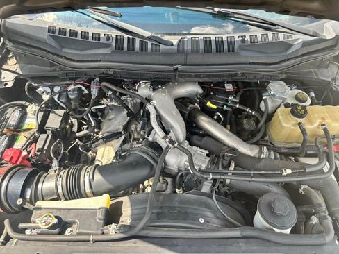 Used 2020 Ford F250 XLT w/ XLT Premium Package AWD/4WD image 37