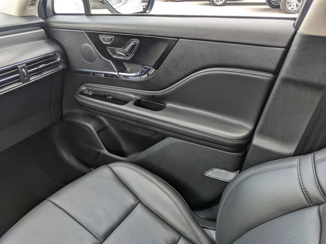 Used 2025 Lincoln Corsair Reserve FWD image 18