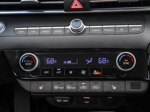 Used 2025 Hyundai Elantra Limited FWD image 20
