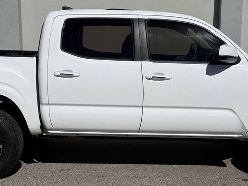 Used 2018 Toyota Tacoma SR image 2