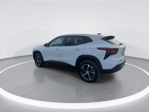 Used 2024 Chevrolet Trax RS w/ Driver Confidence Package image 6